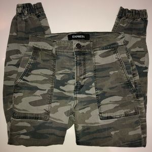 Express Cropped High Rise Camo Pants